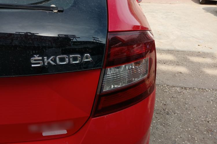 Used Skoda Rapid Spaceback 2014 1.6L Automatic Enjoyment Edition Right Rear Taillight