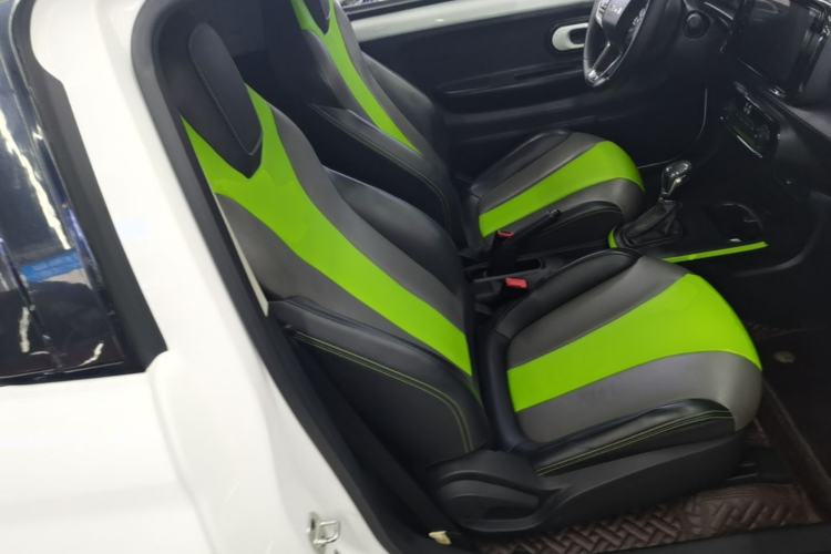 Used Roewe Clever 2021 302 km New Four-Seater Super-Efficient Version
