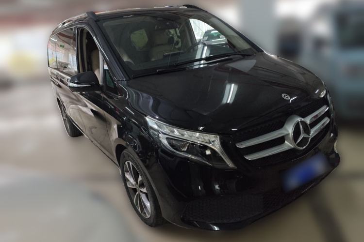 Used Mercedes-Benz V-Class 2021 V 260 Avantgarde Edition Front Right 45 Deg