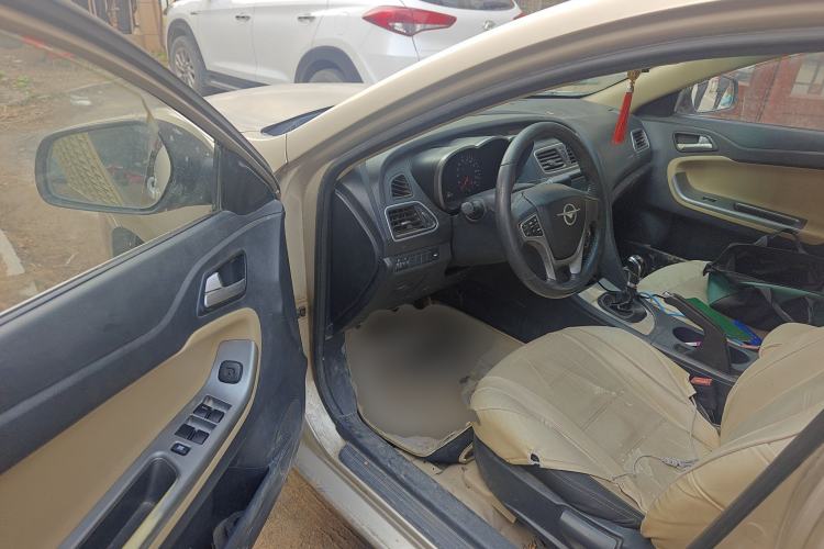 Used Haima Fumei 2014 M5 1.6L Manual Elite Model Driver Seat