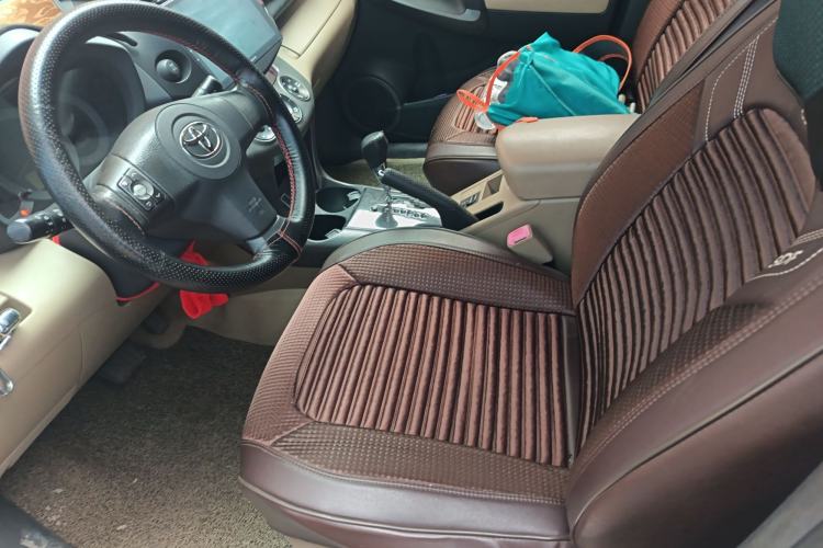 Used Toyota RAV4 2012 Luxurious Edition 2.0L Automatic All-Wheel Drive
