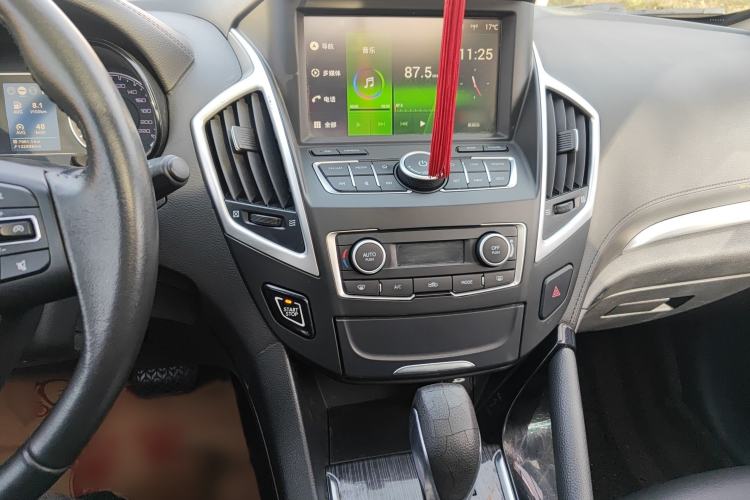 Used Dongfeng Aeolus AX7 2016 2.0L Automatic Zhiyi Trim