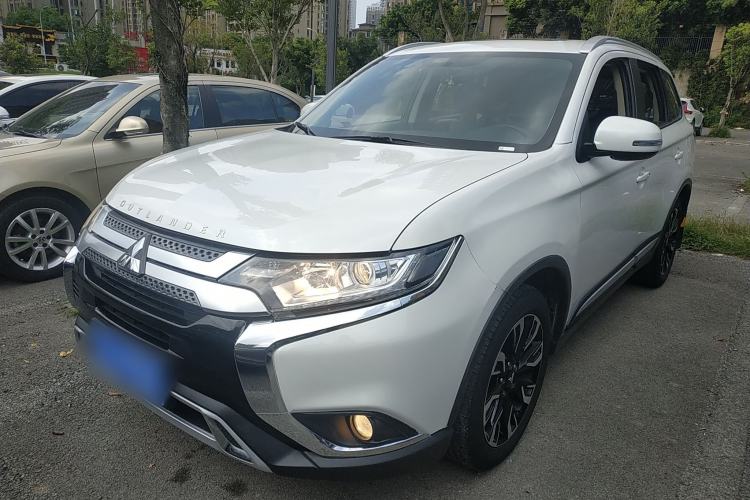 Used Mitsubishi Outlander 2020 2.0L Two-Wheel Drive Enjoyment Version 5 Seats
