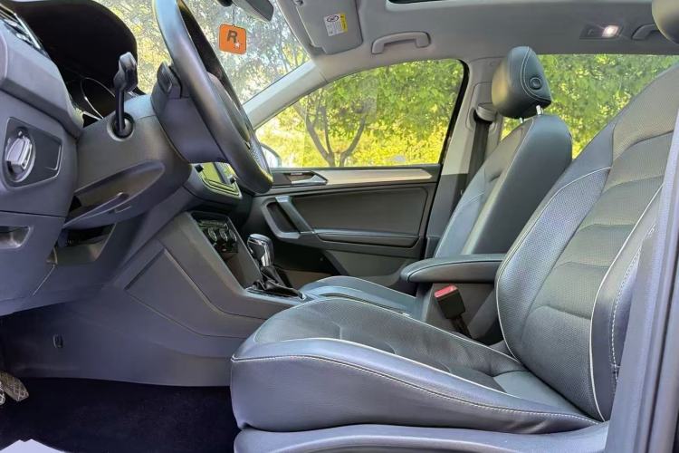 Used Volkswagen Tiguan L 2018 330TSI Automatic Two-Wheel Drive Flagship Edition Interior 3