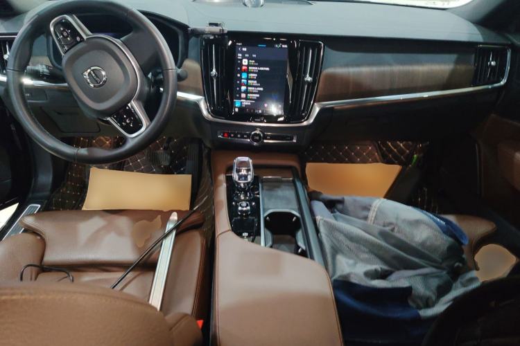 Used Volvo S90 2025 B5 Zhiyuan Luxury Edition
