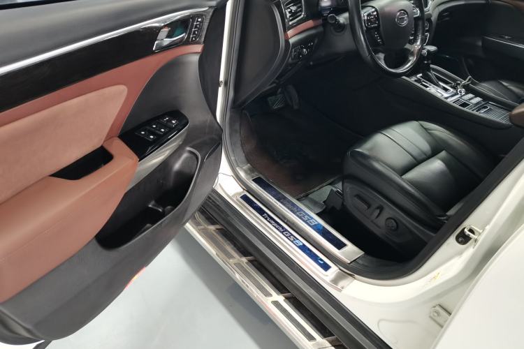 Used GAC Trumpchi GS8 2017 320T Two-Wheel Drive Luxury Smart Connectivity Version (7 Seats)
