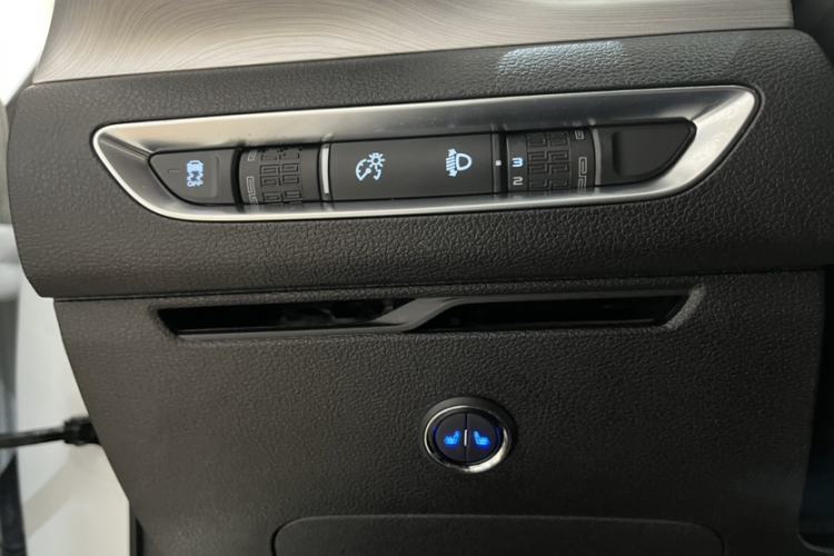 Used Geely Auto Coolray 2021 1.4T DCT Diamond Edition Interior 7