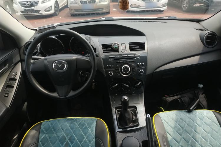 Used Mazda 3 2015 Sedan 1.6L Manual Comfort Model Center Console