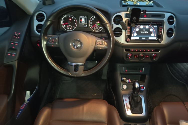 Used Volkswagen Tiguan 2015 1.8TSI Automatic Two-Wheel Drive Luxury Model Steering Wheel