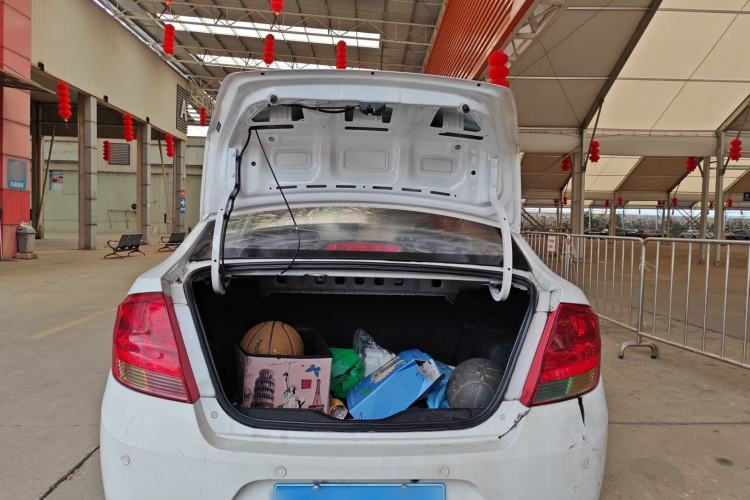 Used Chevrolet Sail 2013 Sedan 1.4L Manual Ideal Happiness Edition Trunk