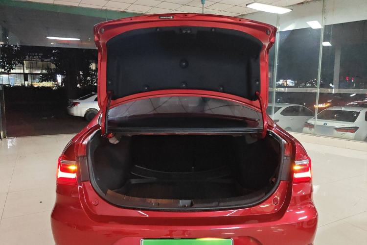 Used BYD Qin New Energy 2019 High-Range Luxury Model Trunk