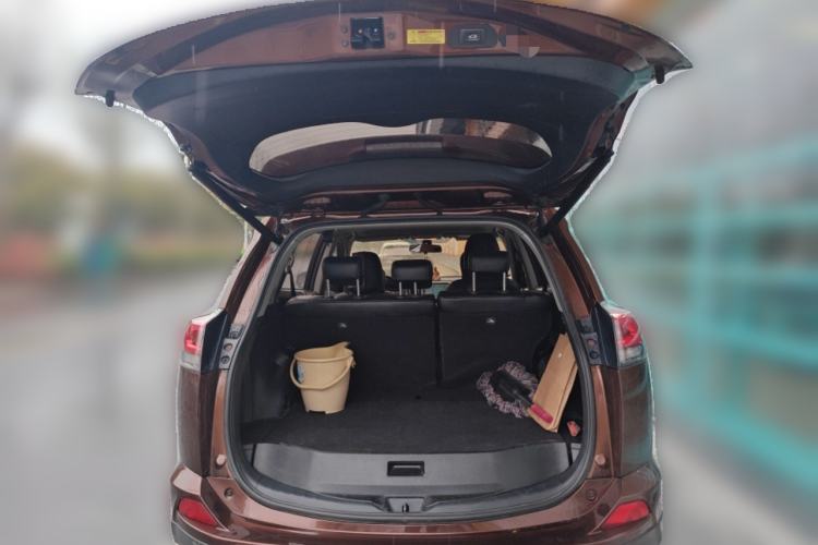 Used Toyota RAV4 2016 2.0L CVT Two-Wheel Drive Fashion Edition China V Standard