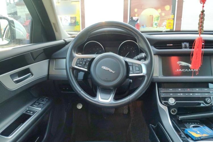 Used Jaguar XFL 2020 XFL 2.0T P200 Two-Wheel-Drive Windflower Edition
