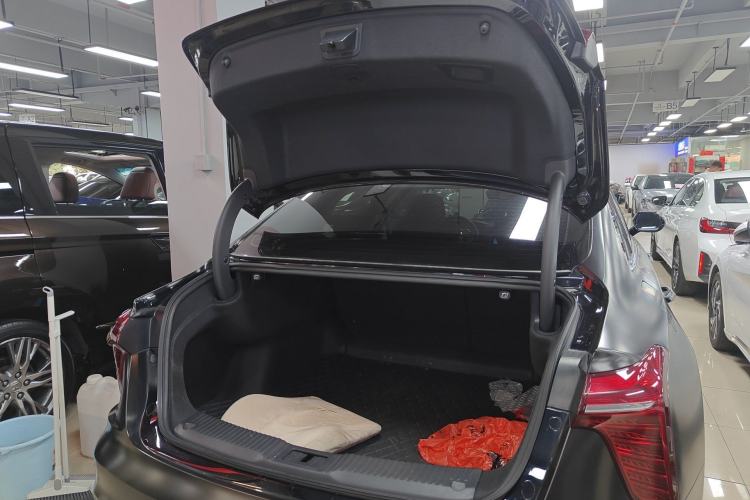 Used Hongqi H5 2024 1.5T DCT Smart Connect Flagship Edition
