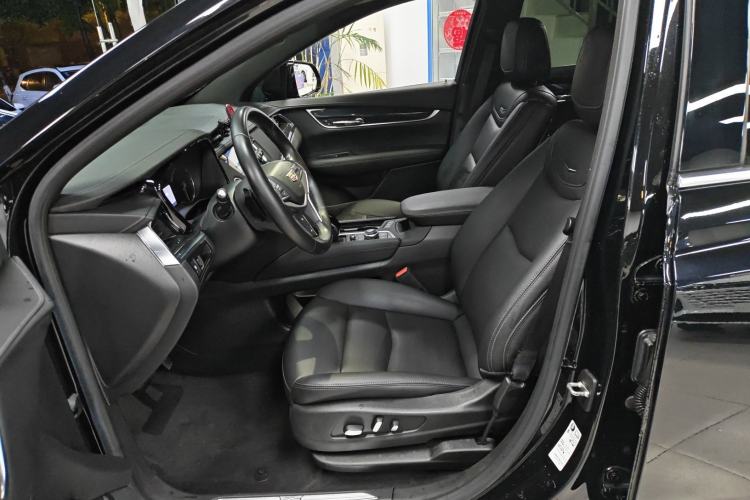 Used Cadillac XT5 2022 2.0T Two-Wheel Drive Luxury Version Left Front Seat