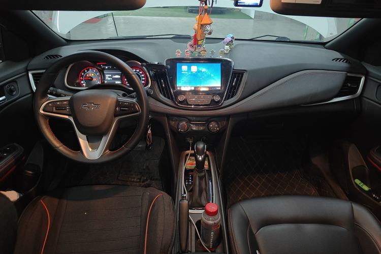 Used Chevrolet Monza 2020 Light Hybrid RS 330T Automatic Comfort Edition Center Console