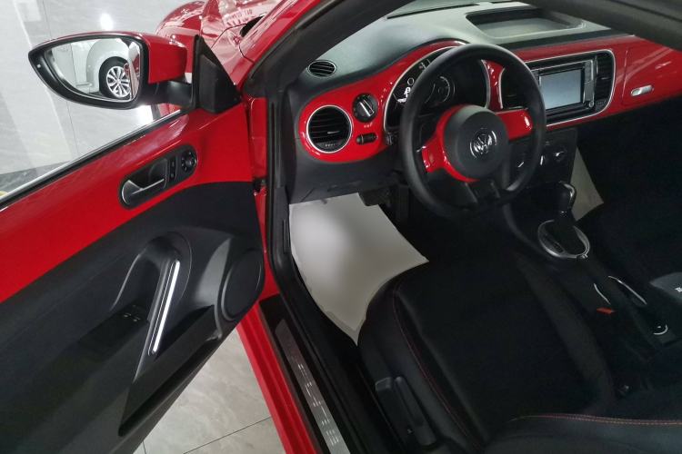 Used Volkswagen Beetle 2015 180TSI model
