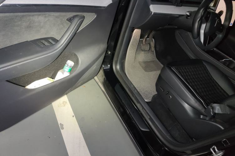 Used Tesla Model Y 2023 Rear-Wheel-Drive Version