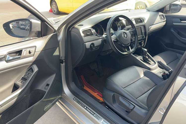 Used Volkswagen Sagitar 2017 180TSI Automatic Luxury Edition