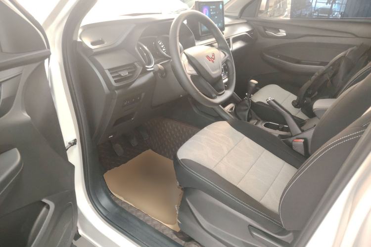 Used Wuling Hongguang S3 2019 1.5T Manual Standard Version China VI Driver Seat