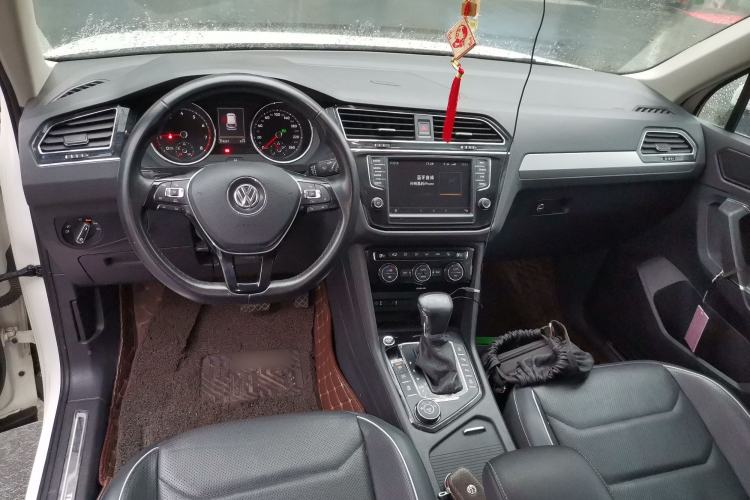 Used Volkswagen Tiguan L 2017 380TSI Automatic All-Wheel-Drive Flagship Edition Center Console