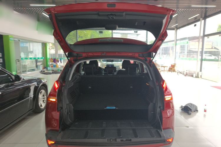 Used Peugeot 3008 2015 1.6THP Automatic Classic Edition Trunk