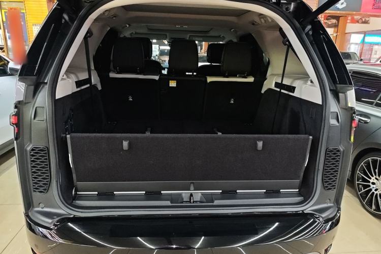 Used Land Rover Discovery 2021 360 PS R-Dynamic SE
