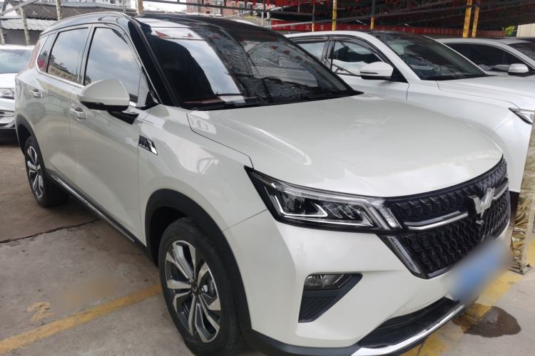 Used Wuling Asta 2022 2.0L DHT Electric-Speed Version
