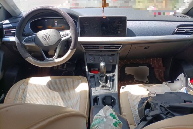 Used Volkswagen Lavida 2022 1.5L Automatic Fashion Edition Center Console