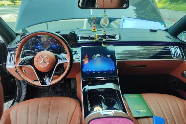 Used Mercedes-Benz S-Class 2010 S 400 L HYBRID Center Console