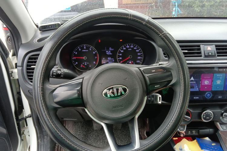 Used Kia KX Cross 2017 1.4L MT GLS