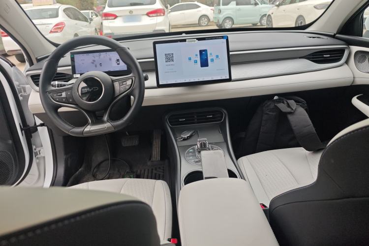 Used BYD Seal 05 DM-i 2025 DM-i Intelligent Drive 120KM Flagship Model Center Console