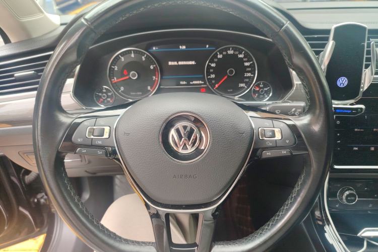 Used Volkswagen Phideon 2018 Revised Version 380TSI Two-Wheel Drive Luxury Edition Steering Wheel