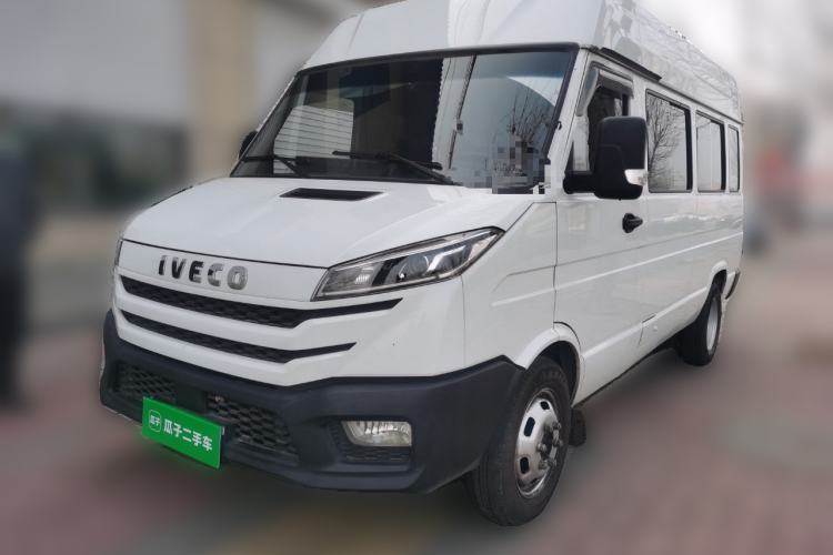 Used Iveco Daily 2023 2.5T A37M1 Long Wheelbase Mid-Roof Dual-Tire Side-Sliding Doors 5-9 Seats