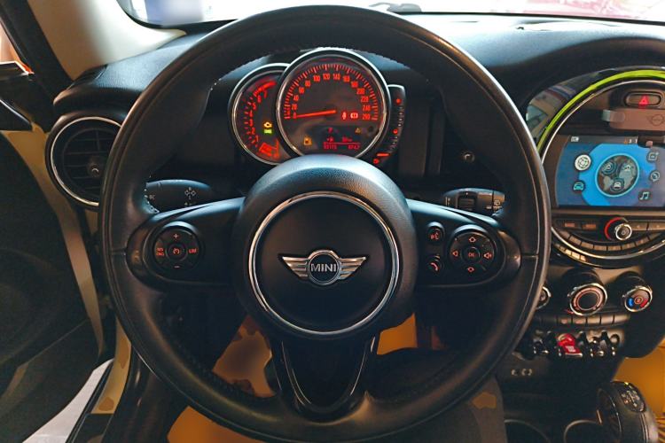Used MINI MINI 2016 1.2T ONE Pioneer Edition
