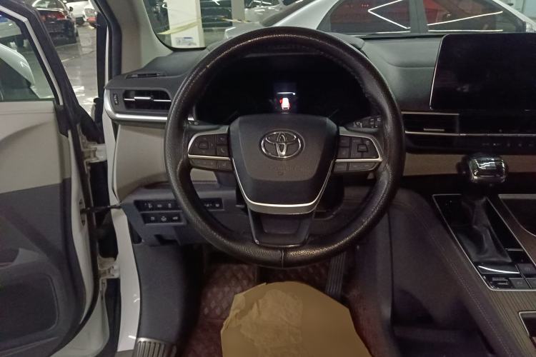Used Toyota SIENNA 2024 2.5L Hybrid Comfort Edition

