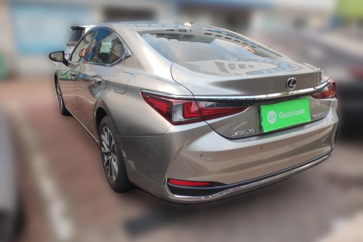 Used Lexus ES 2023 200 Excellence Edition Rear Left 45 Deg