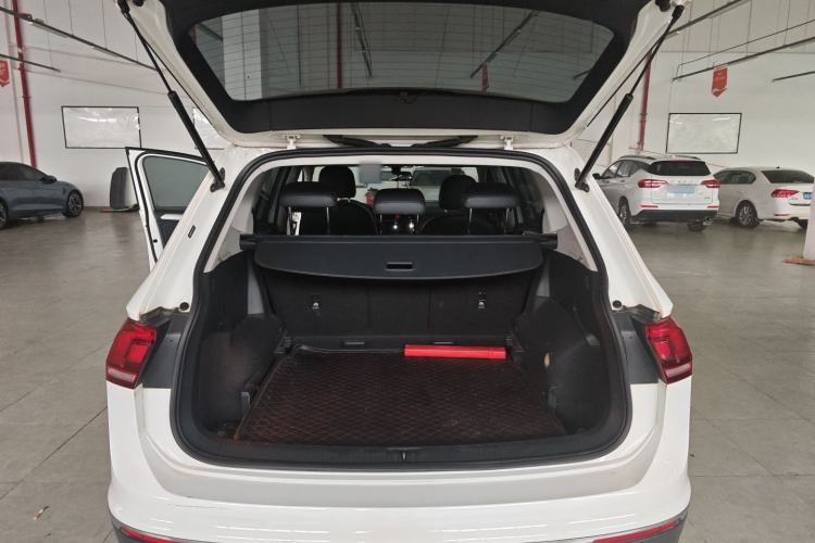 Used Volkswagen Tiguan L 2021 330TSI Automatic Two-Wheel Drive Smart Edition