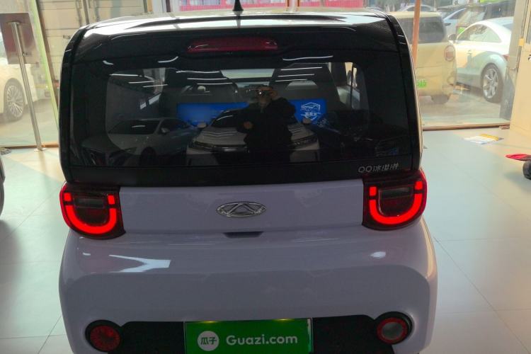 Used Chery QQ Ice Cream 2022 120km Conical Shape Lithium Iron Phosphate Exterior 4