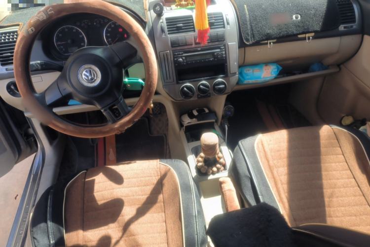 Used Volkswagen Polo 2011 Jingqu 1.4L Manual Shishang Edition Center Console