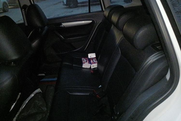 Used Volkswagen Gran Lavida 2013 1.6L Manual Fashion Model
