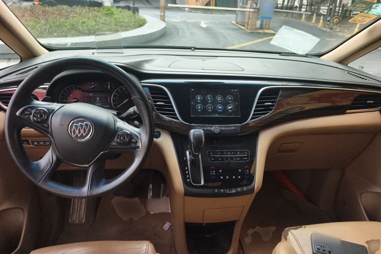 Used Buick GL8 2017 ES 28T Flagship Model China V Standard Center Console