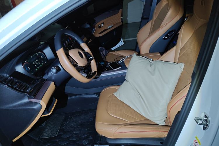 Used BYD Han 2022 DM-i 242km Flagship Model Left Front Seat