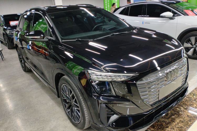 Used Audi Q5 e-tron 2023 40 e-tron Starry Edition Mecha Kit
