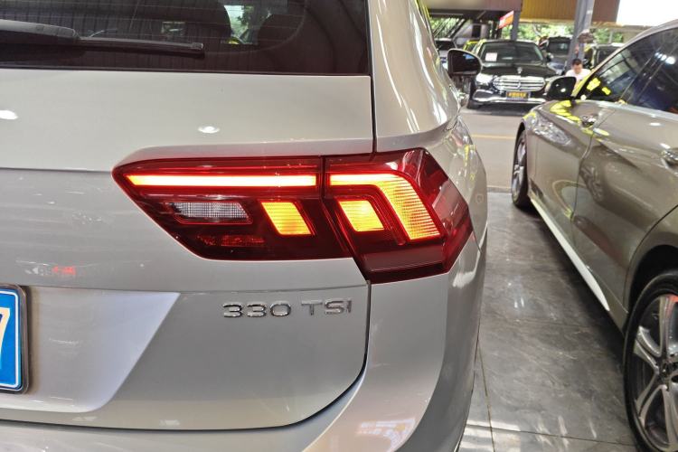 Used Volkswagen Tiguan L 2023 330TSI Automatic Two-Wheel Drive Smart Edition
