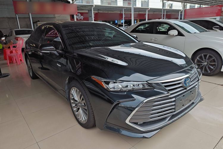 Used Toyota Avalon 2019 Dual-Engine 2.5L XLE Prestige Version China VI Standard
