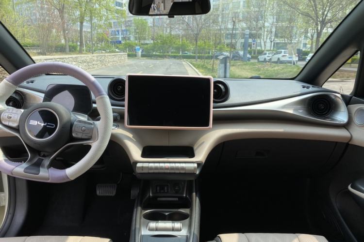 Used BYD Dolphin 2023 420 km Fashion Edition Interior 1