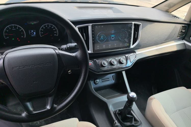 Used FORTHING Lingzhi 2022 M5 1.6L Practical Model 5 Seats