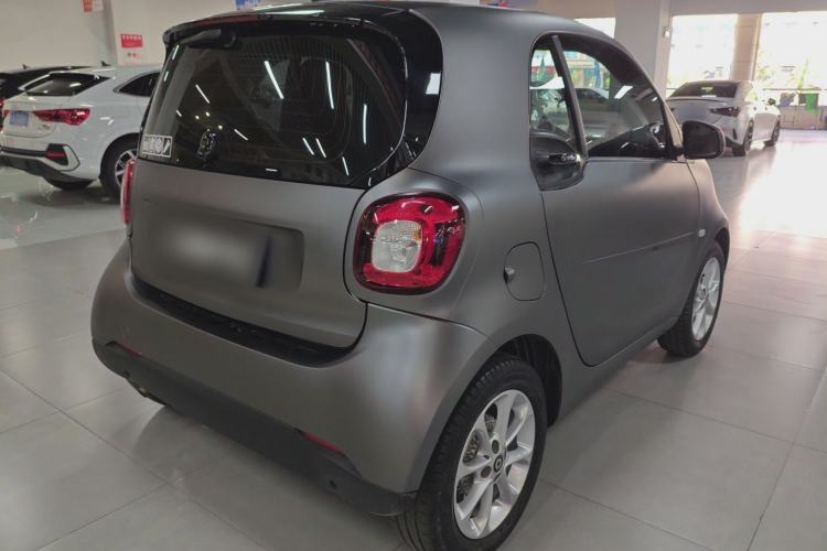Used smart fortwo 2015 1.0L 52 kW hardtop Dynamic version