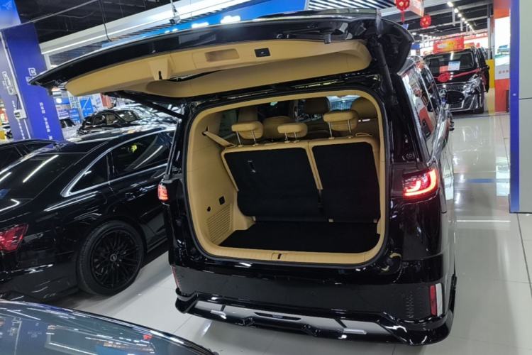 Used VOYAH Dream 2025 PHEV Four-Wheel Drive Prestige Kunpeng Edition
